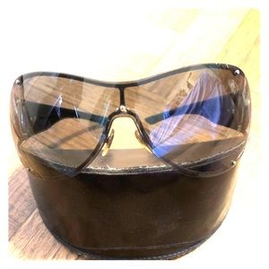 Gucci Sunglasses- just like new!